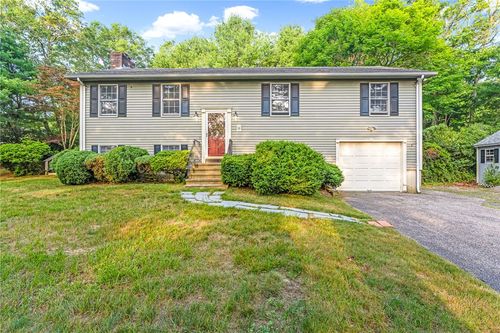 590 Shannock Rd, South Kingstown, RI, 02879-4752 | Card Image