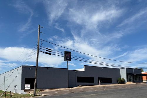 1910 35th St, Snyder, TX, 79549-4604 | Card Image