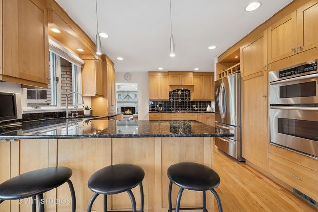 360 S Valley Rd, House other with 4 bedrooms, 3 bathrooms and 2 parking in Barrington IL | Image 7