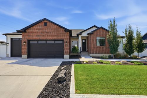 945 S 1700 W, Layton, UT, 84041-5428 | Card Image
