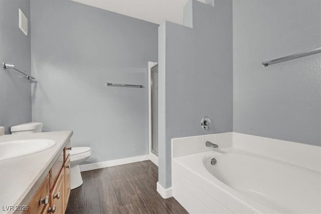 2024 - 5655 E Sahara Ave, Condo with 3 bedrooms, 2 bathrooms and null parking in Las Vegas NV | Image 10