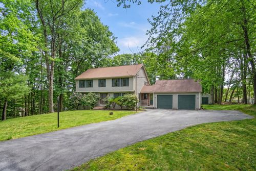 16 Berkeley St, Pelham, NH, 03076-5201 | Card Image