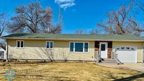 318 1st Ave Sw, Hillsboro, ND, 58045-4309 | Card Image