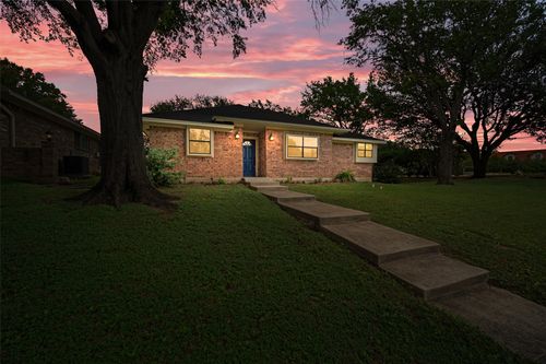 2405 Castle St, Irving, TX, 75038-5803 | Card Image