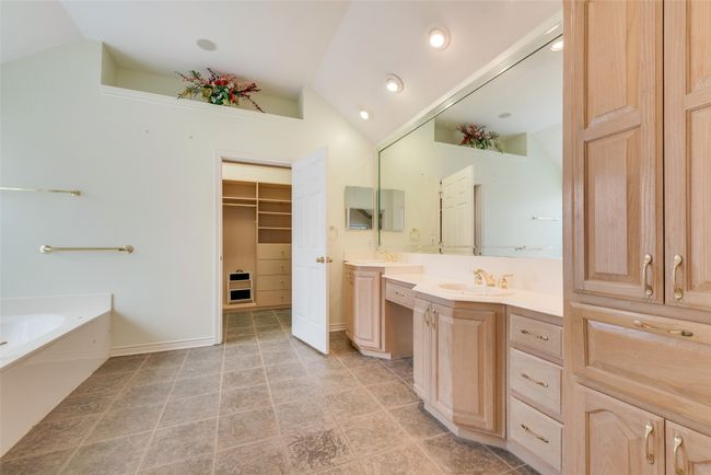 18132 Meandering Way, House other with 3 bedrooms, 2 bathrooms and null parking in Dallas TX | Image 23