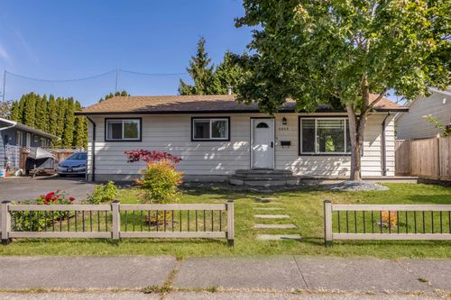 5052 205b St, Langley, BC, V3A6Z5 | Card Image