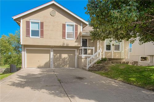 14105 Lora St, Smithville, MO, 64089-8480 | Card Image