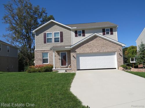 10884 Island Lake Dr, Taylor, MI, 48180-8233 | Card Image
