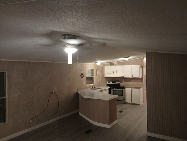 152 Palamino Ct, House other with 2 bedrooms, 2 bathrooms and 5 parking in Paige TX | Image 11