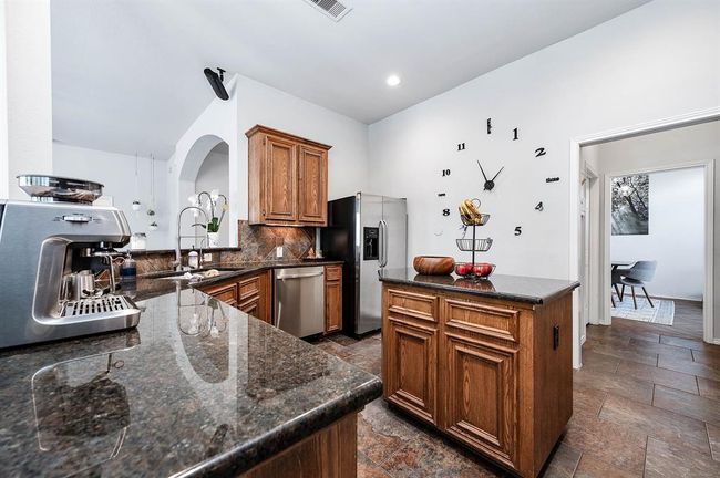 2313 Lilac Breeze Ln, House other with 4 bedrooms, 2 bathrooms and 3 parking in Pearland TX | Image 15
