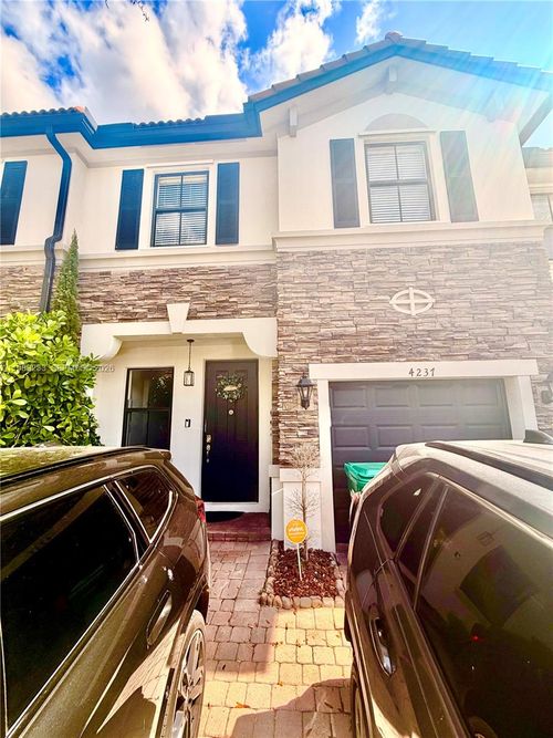4237-4237 Sw 164th Path, Miami, FL, 33185-5290 | Card Image