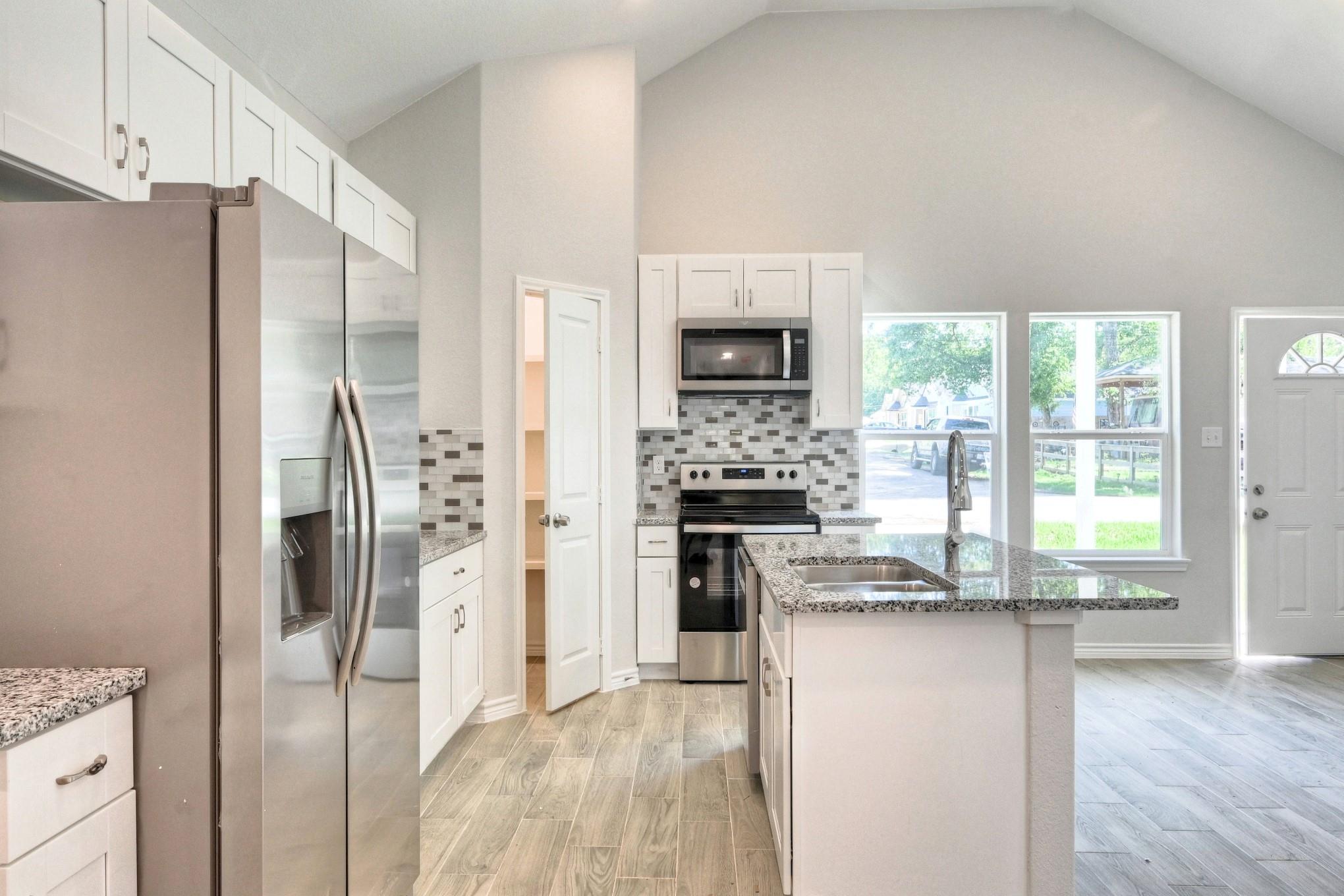 Residential Lease in Willis 5