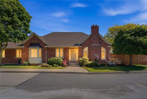 4-590 8 Highway, Stoney Creek, ON, L8G5G4 | Card Image