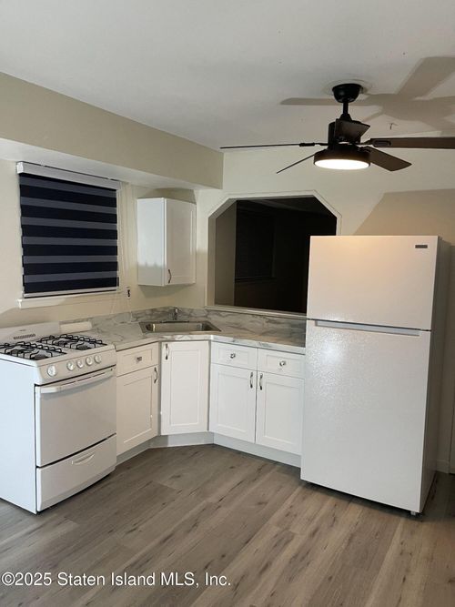 2-632 Travis Ave, Staten Island, NY, 10314-4870 | Card Image