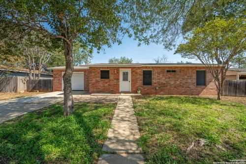 1005 Simmons Ave, Jourdanton, TX, 78026-2853 | Card Image