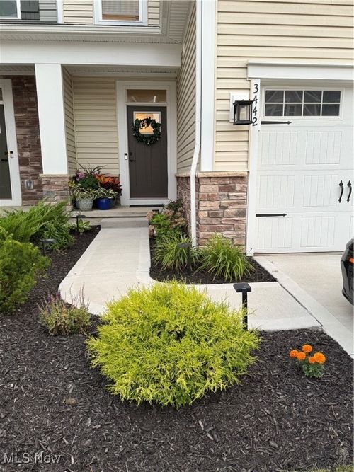 3442 Links Dr, Fairlawn, OH, 44333-3013 | Card Image