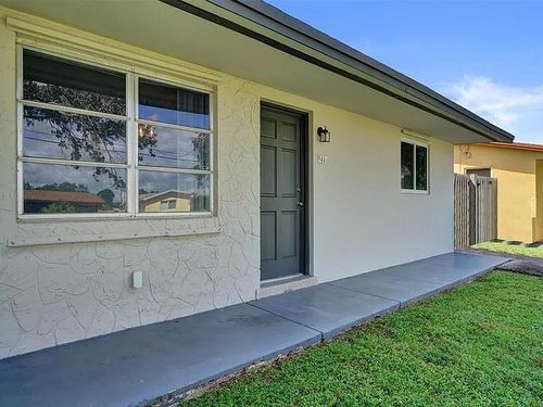 9456 Sw 51st St, Cooper City, FL, 33328-4104 | Card Image