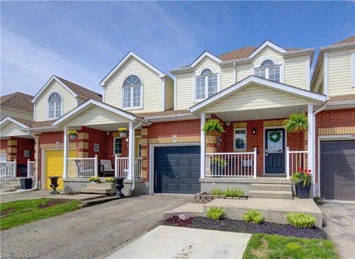 18 Carriage Hill Trail, Elmira, ON, N3B3K7 | Card Image