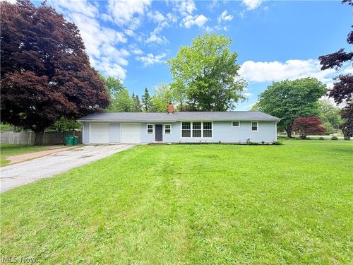 8803 Spring Valley Dr, Mentor, OH, 44060-5053 | Card Image