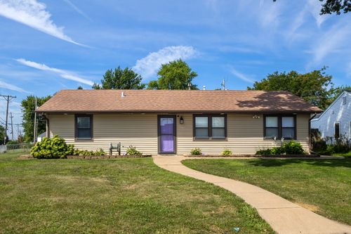 7202 Kelling St, Davenport, IA, 52806-1156 | Card Image