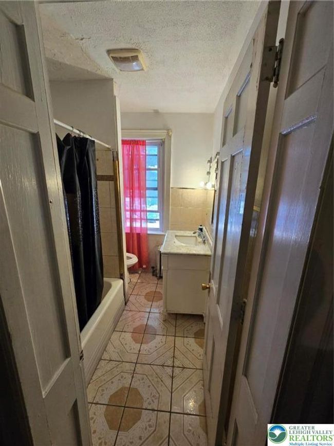 2018 Hanover Ave, House other with 4 bedrooms, 2 bathrooms and null parking in Allentown PA | Image 26