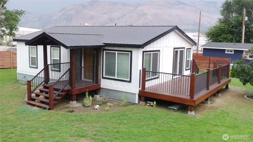 105 14th Ave, Oroville, WA, 98844-9349 | Card Image