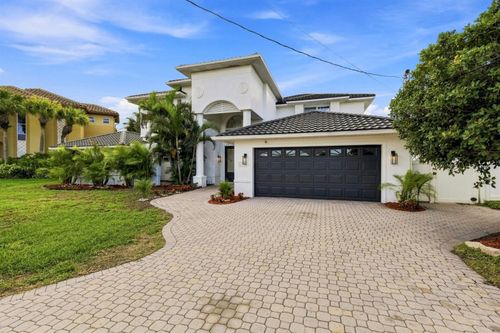 461 Palm Is Ne, CLEARWATER BEACH, FL, 33767-1933 | Card Image