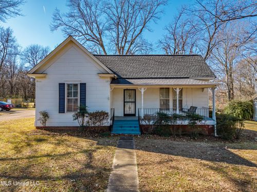 210 Eureka St, Batesville, MS, 38606-2624 | Card Image