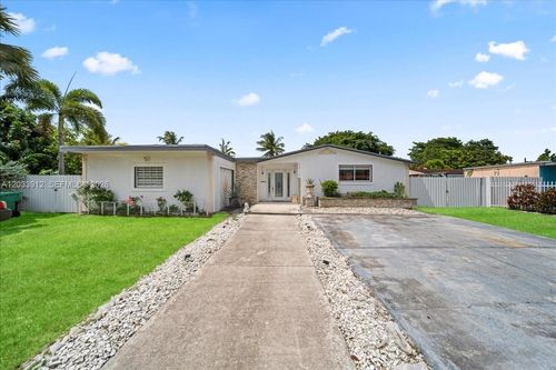 9915 Santos Dr, Cutler Bay, FL, 33189-3057 | Card Image