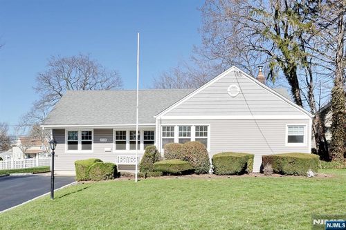 15-03 Everett Ter, Fair Lawn, NJ, 07410-2406 | Card Image