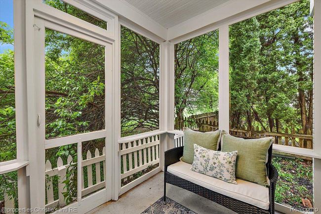 75 Grosse Pointe Blvd, House other with 3 bedrooms, 3 bathrooms and null parking in Grosse Pointe Farms MI | Image 7