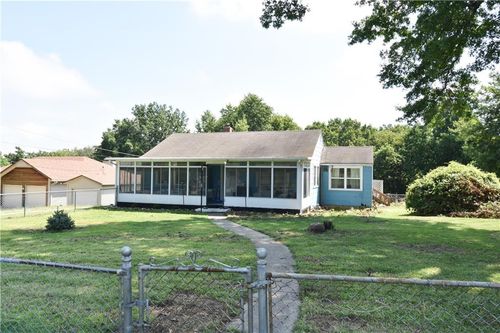 3715 N River Blvd, Independence, MO, 64050-1059 | Card Image