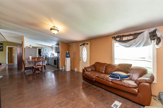 989 Oil Wl, Home with 3 bedrooms, 2 bathrooms and null parking in Pipe Creek TX | Image 17