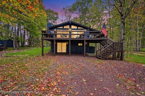 108 Black Bear Ln, Tobyhanna, PA, 18466-7811 | Card Image