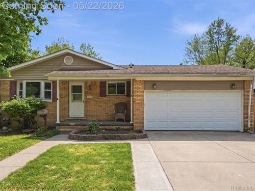 1295 1st St, Lapeer, MI, 48446-1219 | Card Image