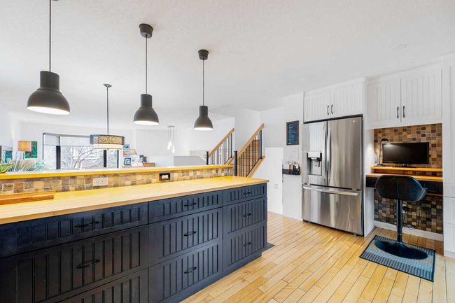 43 Coachwood Place Sw, House other with 4 bedrooms, 4 bathrooms and 4 parking in Calgary AB | Image 19