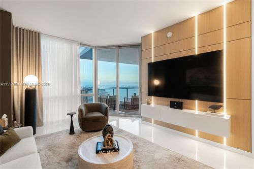 unit-4207-851 Ne 1st Ave, Miami, FL, 33132-1858 | Card Image