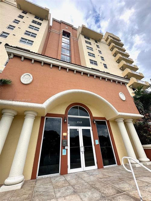 401-215 Sw 42nd Ave, Coral Gables, FL, 33134-1725 | Card Image