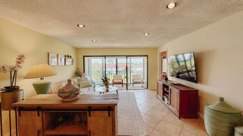 303-4090 Tivoli Ct, Lake Worth, FL, 33467-4062 | Card Image