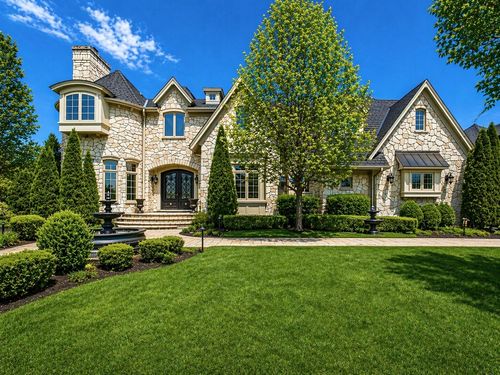 8611 Crest Ct, Burr Ridge, IL, 60527-7126 | Card Image