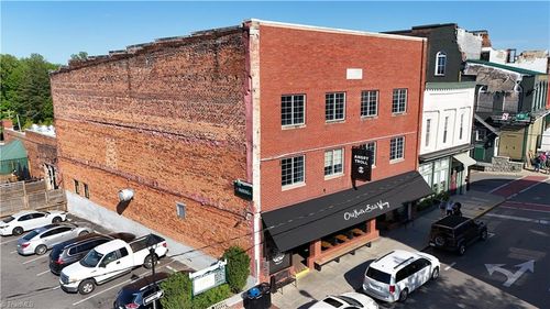 308 N Main St, Mount Airy, NC, 27030-3812 | Card Image
