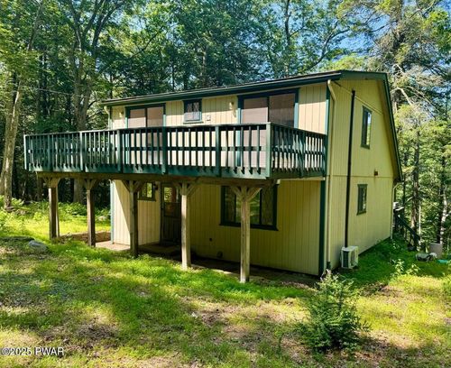 219 Woodpecker Ct, Bushkill, PA, 18324-6966 | Card Image