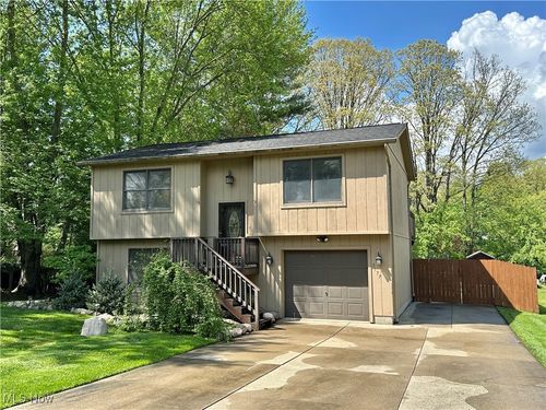 3177 Weber Dr, Norton, OH, 44203-6628 | Card Image