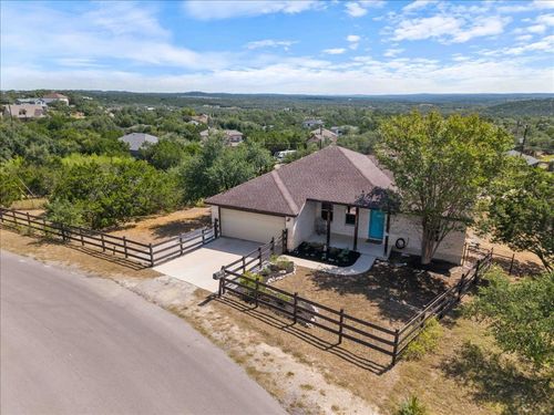 10807 Lake Park Dr, Dripping Springs, TX, 78620-2643 | Card Image