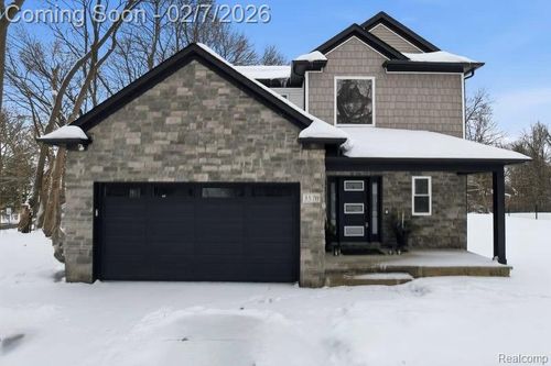 3570 Watkins Lake Rd, Waterford, MI, 48328-1473 | Card Image