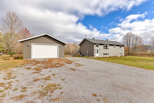 1776 Lemke Rd, Pembroke, ON, K8A6W5 | Card Image