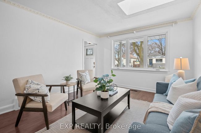 27 Stock Ave, House other with 3 bedrooms, 2 bathrooms and 6 parking in Etobicoke ON | Image 12