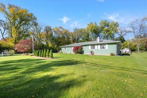 1302 Cary Rd, Algonquin, IL, 60102-3409 | Card Image