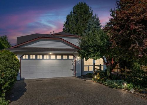 5709 Stonehaven St, Chilliwack, BC, V2R3Y6 | Card Image