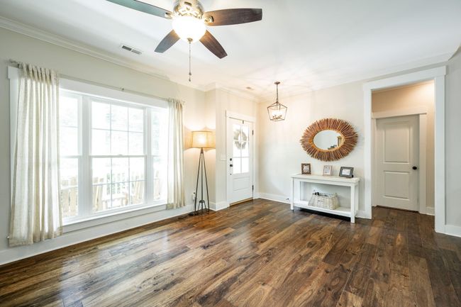 2024 Oak St, House other with 3 bedrooms, 2 bathrooms and null parking in Signal Mountain TN | Image 17
